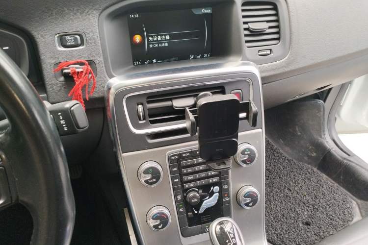 Used Volvo S60 2015 S60L 2.0T Zhiyuan Edition Audio And AC Panel