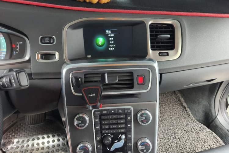 Used Volvo S60 2015 S60L T5 Intelligent Drive Edition Audio And AC Panel