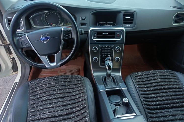 Used Volvo S60 2015 S60L T5 Intelligent Drive Edition Center Console