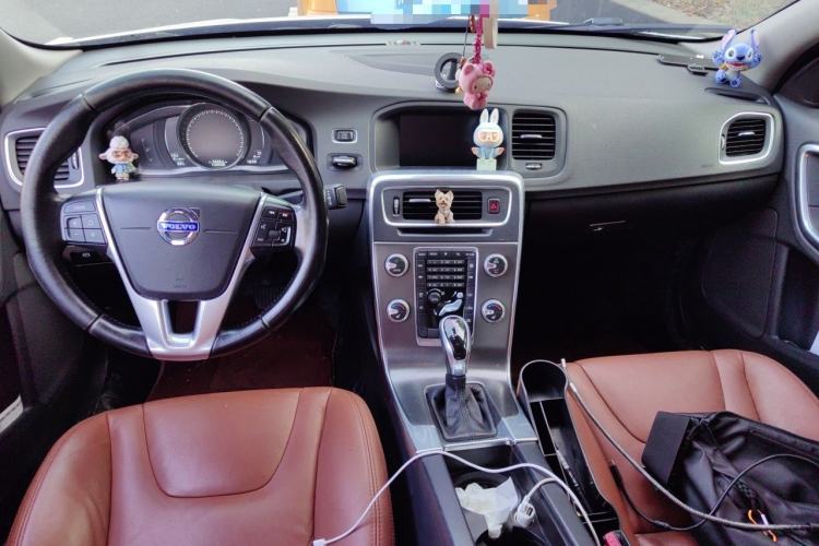 Used Volvo S60 2015 S60L T5 Intelligent Drive Edition Center Console