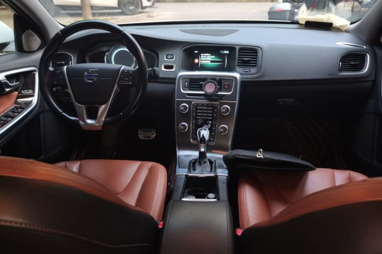 Used Volvo S60 2015 S60L T5 Intelligent Drive Edition Center Console