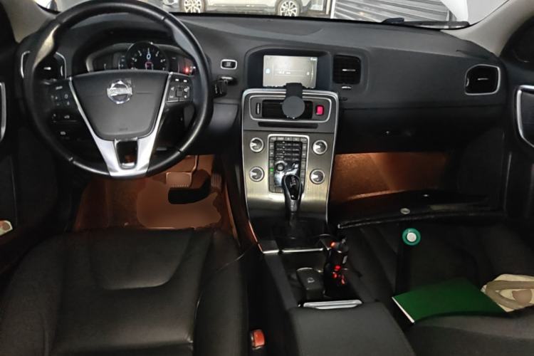 Used Volvo S60 2015 S60L T5 Intelligent Drive Edition Center Console