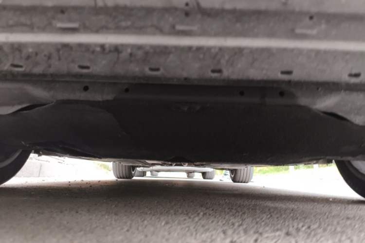 Used Volvo S60 2015 S60L 2.0T Zhiyuan Edition Chassis Front