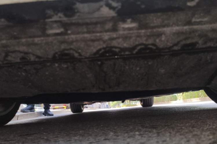 Used Volvo S60 2015 S60L 2.0T Zhiyuan Edition Chassis Front