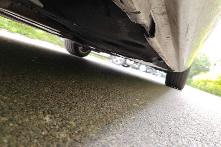 Used Volvo S60 2015 S60L 2.0T Zhiyuan Edition Chassis Front Left