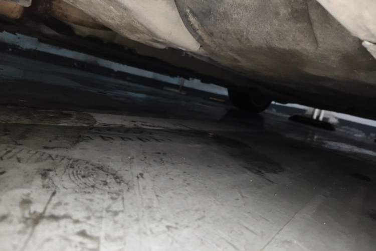 Used Volvo S60 2015 S60L 2.0T Zhiyuan Edition Chassis Front Left