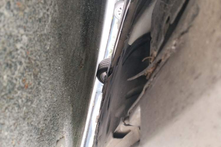 Used Volvo S60 2015 S60L 2.0T Zhiyuan Edition Chassis Front Left