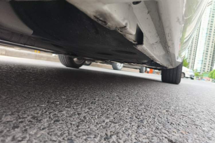 Used Volvo S60 2015 S60L 2.0T Zhiyuan Edition Chassis Front Left