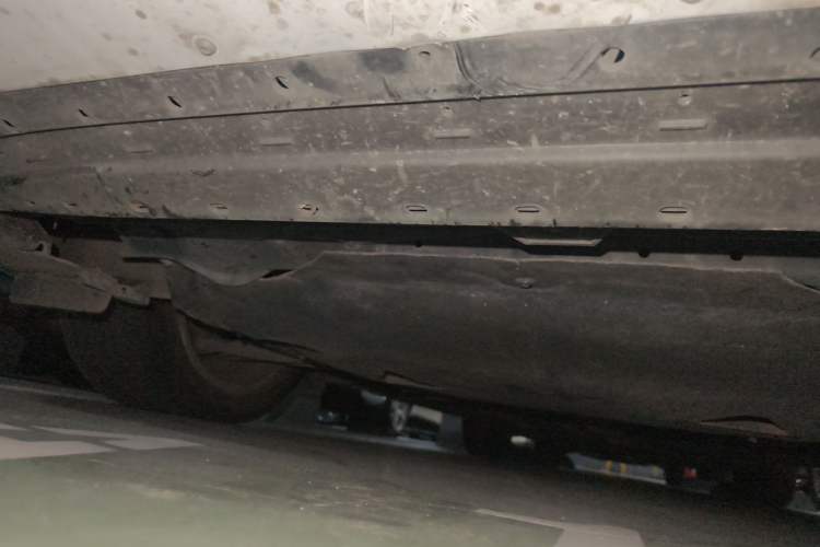 Used Volvo S60 2015 S60L 2.0T Zhiyuan Edition Chassis Front