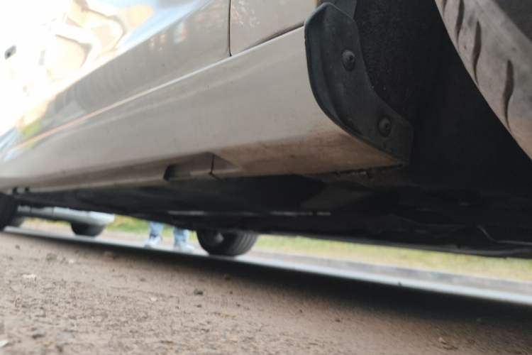 Used Volvo S60 2015 S60L 2.0T Zhiyuan Edition Chassis Front Right
