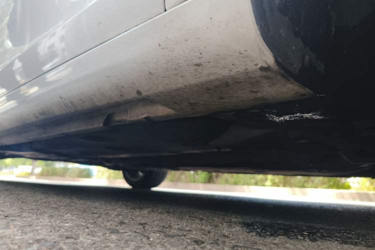 Used Volvo S60 2015 S60L 2.0T Zhiyuan Edition Chassis Front Right