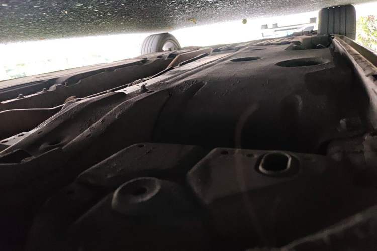 Used Volvo S60 2015 S60L 2.0T Zhiyuan Edition Chassis Front Right
