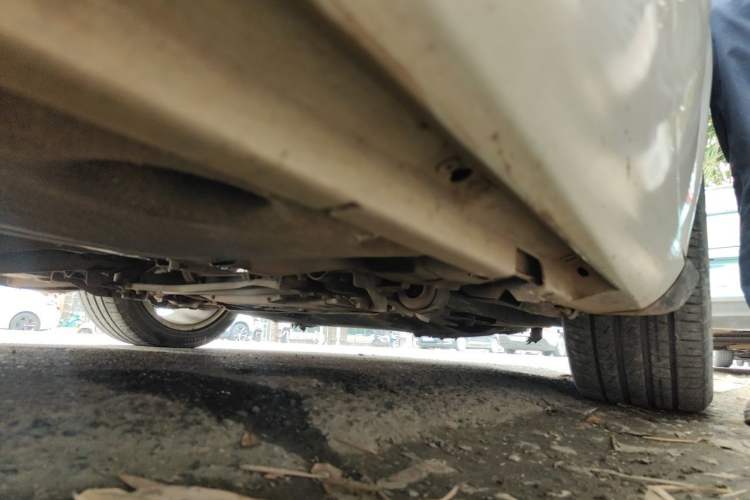 Used Volvo S60 2015 S60L 2.0T Zhiyuan Edition Chassis Front Right