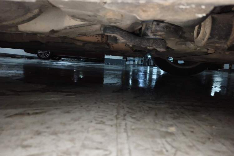 Used Volvo S60 2015 S60L 2.0T Zhiyuan Edition Chassis Front Right