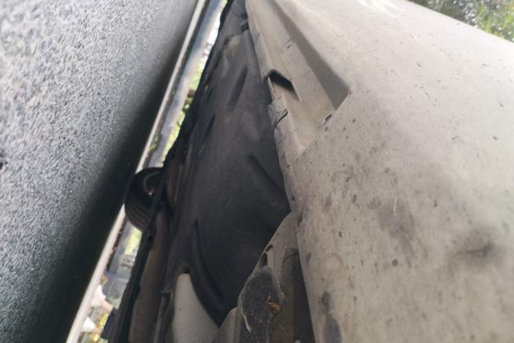 Used Volvo S60 2015 S60L 2.0T Zhiyuan Edition Chassis Front Right