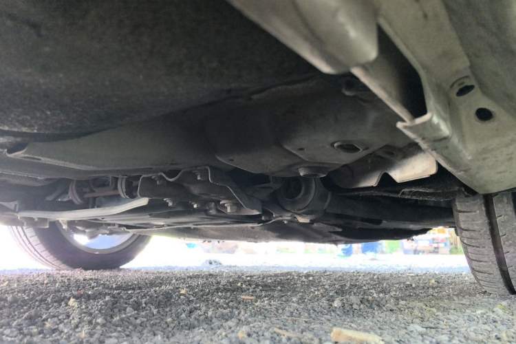 Used Volvo S60 2015 S60L 2.0T Zhiyuan Edition Chassis Front Right