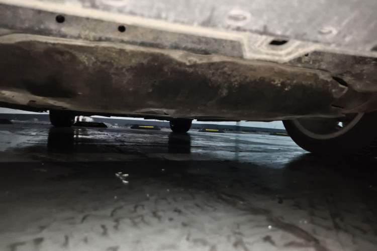 Used Volvo S60 2015 S60L 2.0T Zhiyuan Edition Chassis Front