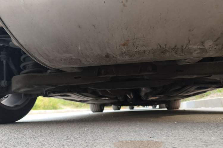 Used Volvo S60 2015 S60L 2.0T Zhiyuan Edition Chassis Rear