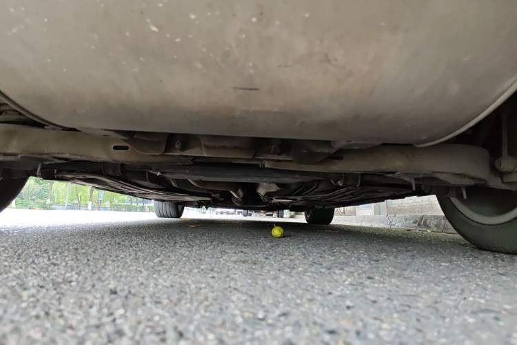 Used Volvo S60 2015 S60L 2.0T Zhiyuan Edition Chassis Rear