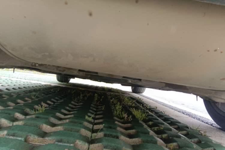 Used Volvo S60 2015 S60L 2.0T Zhiyuan Edition Chassis Rear