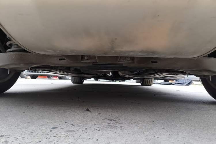 Used Volvo S60 2015 S60L 2.0T Zhiyuan Edition Chassis Rear