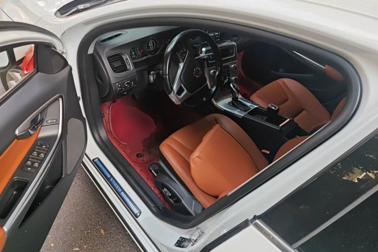 Used Volvo S60 2015 S60L 2.0T Zhiyuan Edition Driver Seat