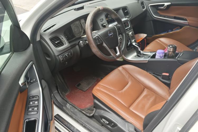 Used Volvo S60 2015 S60L 2.0T Zhiyuan Edition Driver Seat