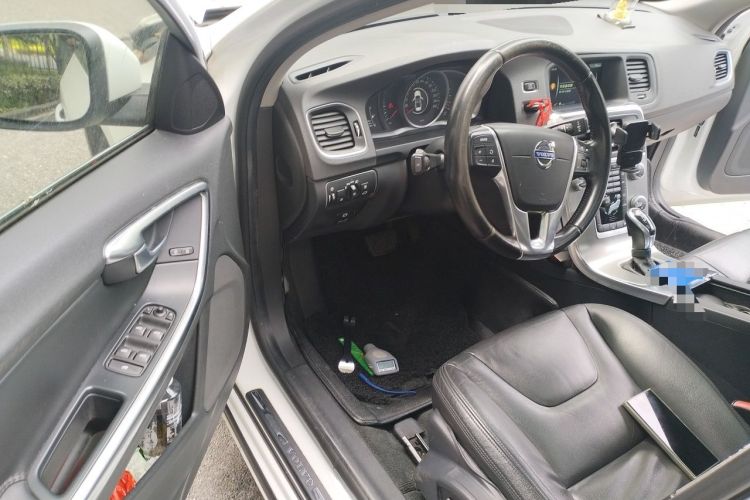 Used Volvo S60 2015 S60L 2.0T Zhiyuan Edition Driver Seat