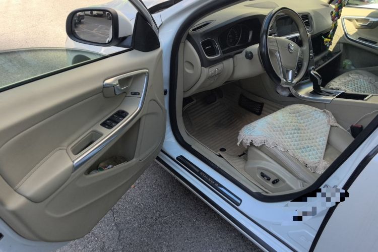 Used Volvo S60 2015 S60L 2.0T Zhiyuan Edition Driver Seat