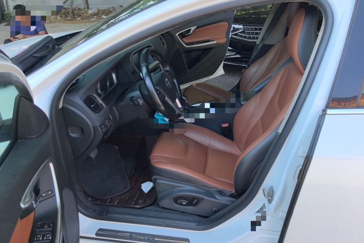 Used Volvo S60 2015 S60L 2.0T Zhiyuan Edition Driver Seat