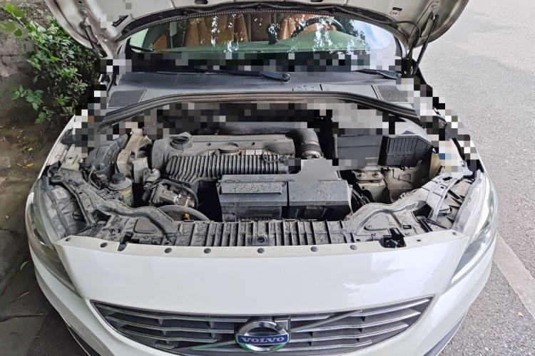 Used Volvo S60 2015 S60L 2.0T Zhiyuan Edition Engine Bay