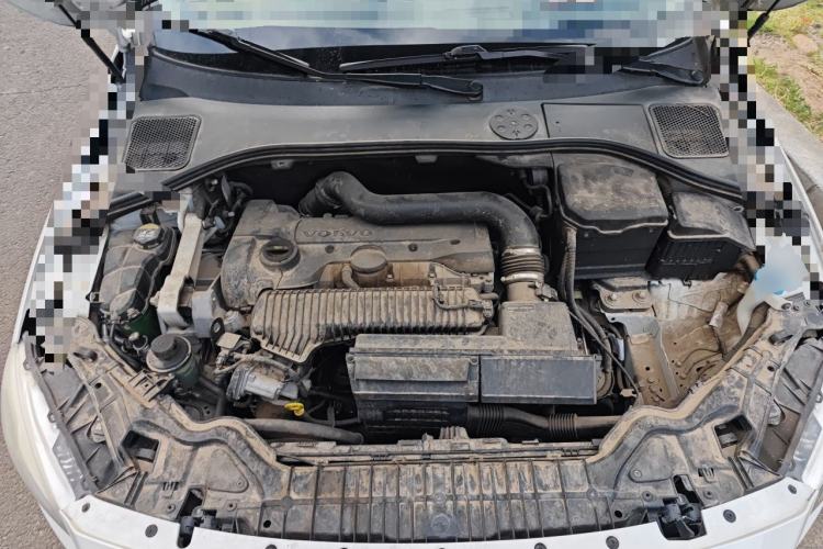Used Volvo S60 2015 S60L 2.0T Zhiyuan Edition Engine Bay