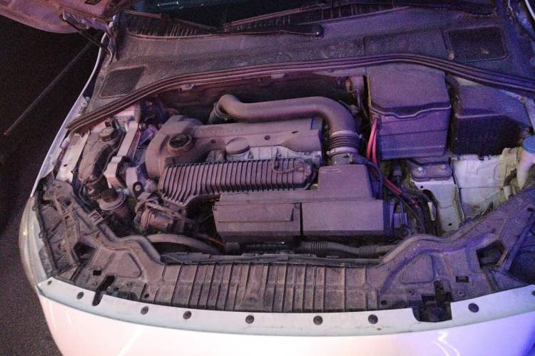 Used Volvo S60 2015 S60L 2.0T Zhiyuan Edition Engine Bay