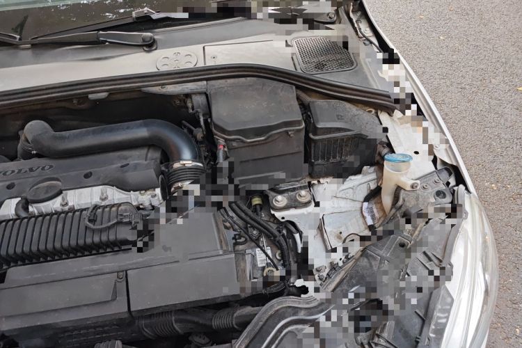 Used Volvo S60 2015 S60L 2.0T Zhiyuan Edition Engine Bay Left