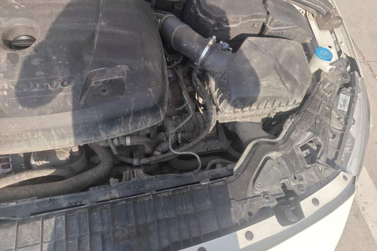Used Volvo S60  Engine Bay Left