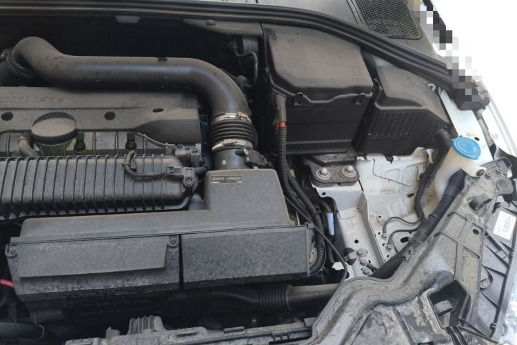 Used Volvo S60 2015 S60L 2.0T Zhiyuan Edition Engine Bay Left