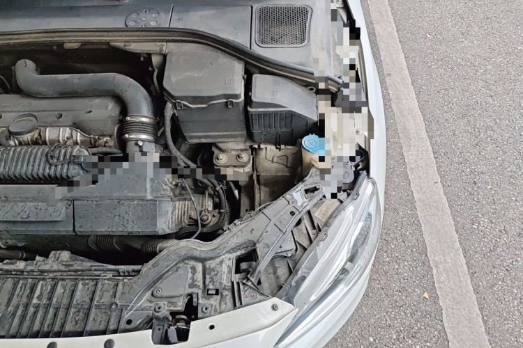 Used Volvo S60 2015 S60L 2.0T Zhiyuan Edition Engine Bay Left