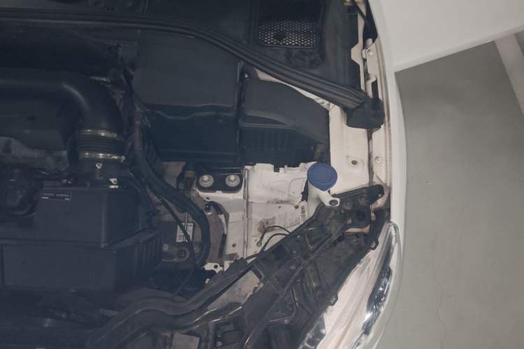 Used Volvo S60 2015 S60L T5 Intelligent Drive Edition Engine Bay Left