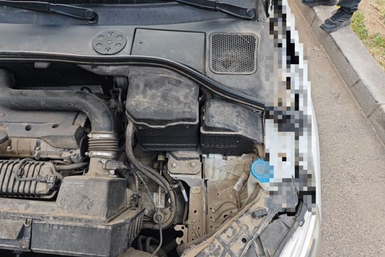 Used Volvo S60 2015 S60L 2.0T Zhiyuan Edition Engine Bay Left