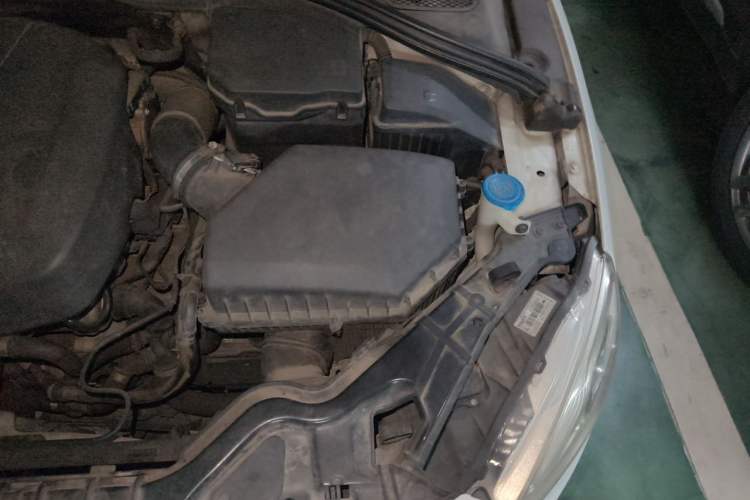 Used Volvo S60 2015 S60L 2.0T Zhiyuan Edition Engine Bay Left