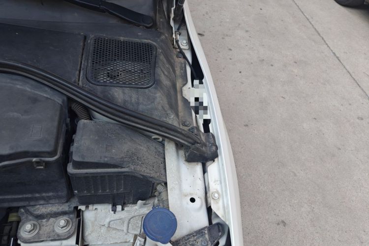 Used Volvo S60 2015 S60L 2.0T Zhiyuan Edition Engine Bay Left