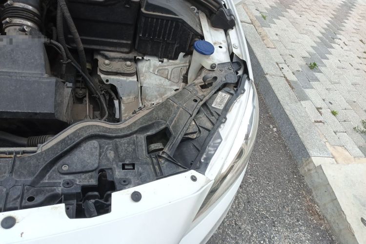 Used Volvo S60 2015 S60L 2.0T Zhiyuan Edition Engine Bay Left
