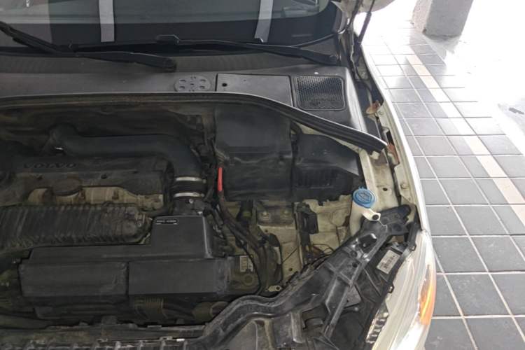 Used Volvo S60 2015 S60L T5 Intelligent Drive Edition Engine Bay Left