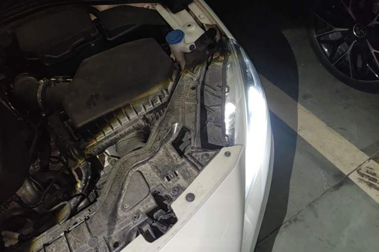 Used Volvo S60 2015 S60L 2.0T Smart Drive Edition Engine Bay Left
