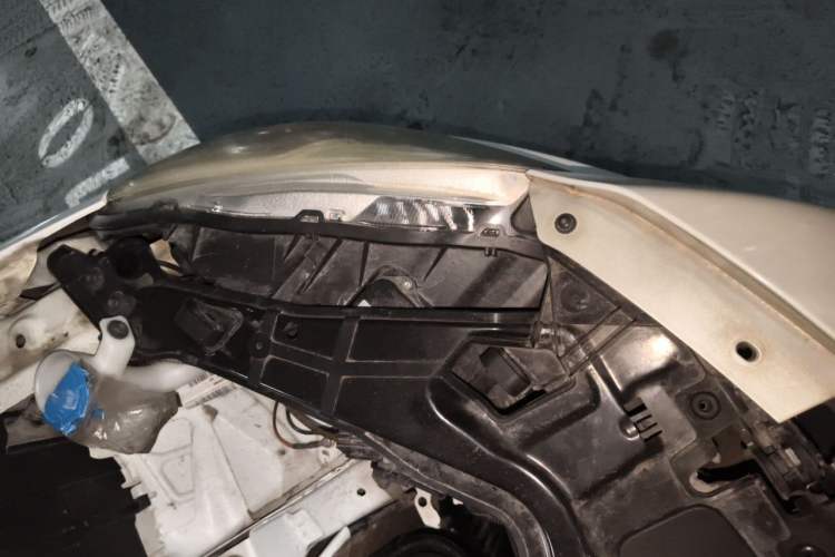 Used Volvo S60 2015 S60L 2.0T Zhiyuan Edition Engine Bay Left