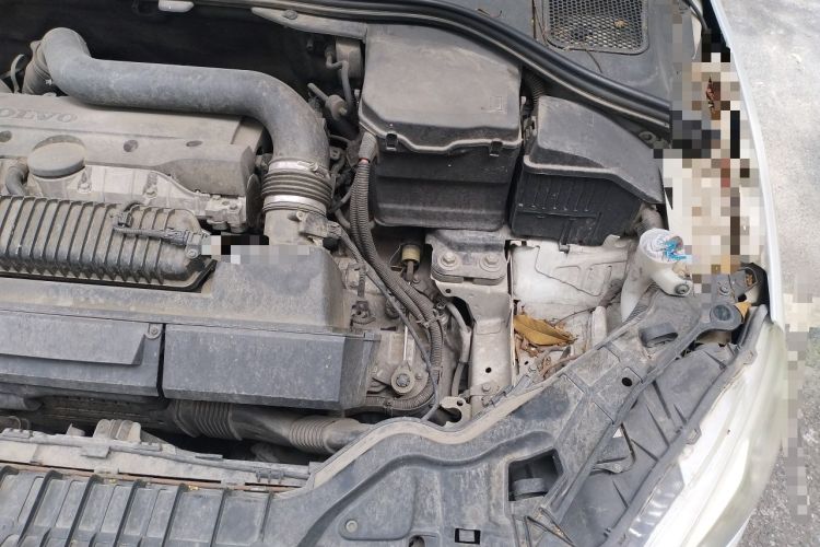 Used Volvo S60 2015 S60L 2.0T Zhiyuan Edition Engine Bay Left