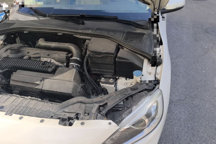 Used Volvo S60 2015 S60L 2.0T Zhiyuan Edition Engine Bay Left