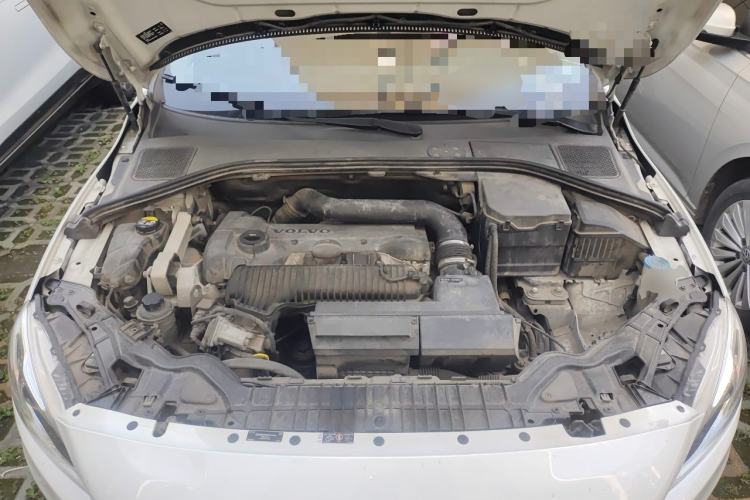 Used Volvo S60 2015 S60L 2.0T Zhiyuan Edition Engine Bay