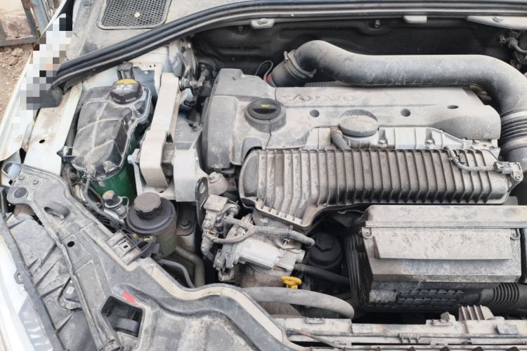 Used Volvo S60 2015 S60L 2.0T Zhiyuan Edition Engine Bay Right