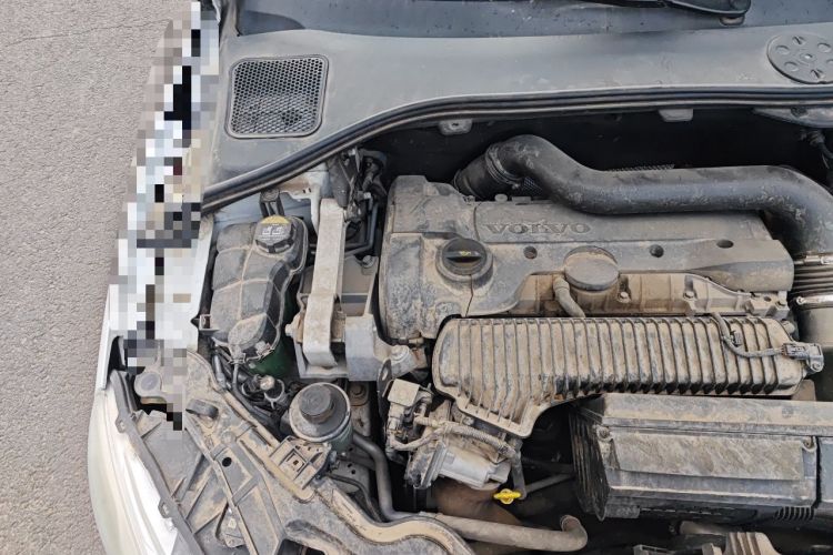 Used Volvo S60 2015 S60L 2.0T Zhiyuan Edition Engine Bay Right